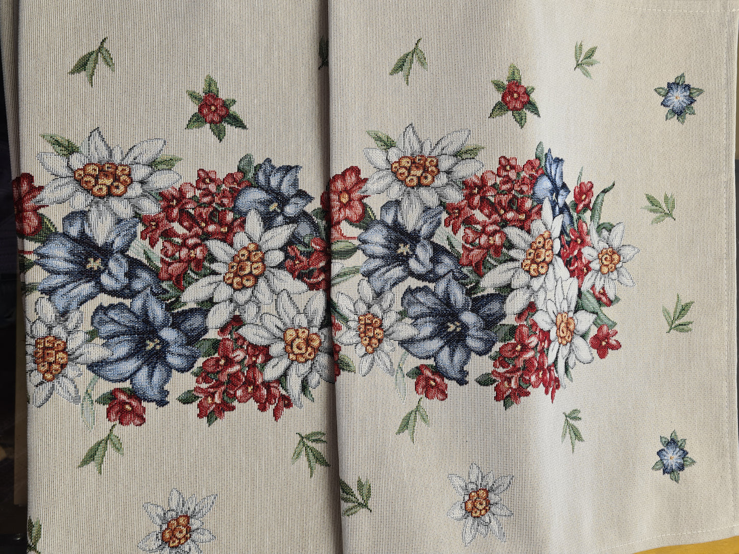 Nappe fleurs alpines