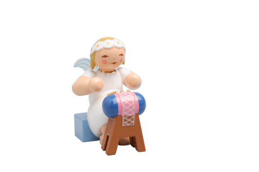 Marguerite angel with bobbin sack