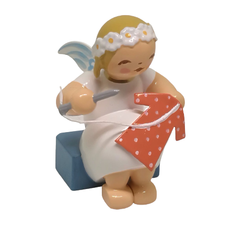 Marguerite angel with needle and thread