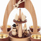 Pyramide mit Winterkindern