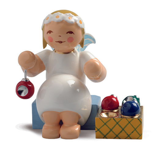 Margeritenengel mit Baumschmuck